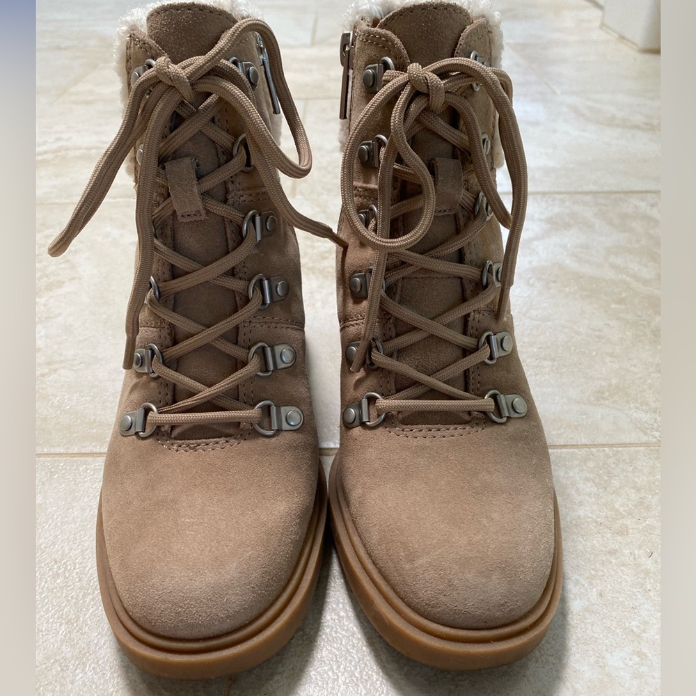 Lucky Brand Demia lace up boot, size 5 - Picture 4 of 6